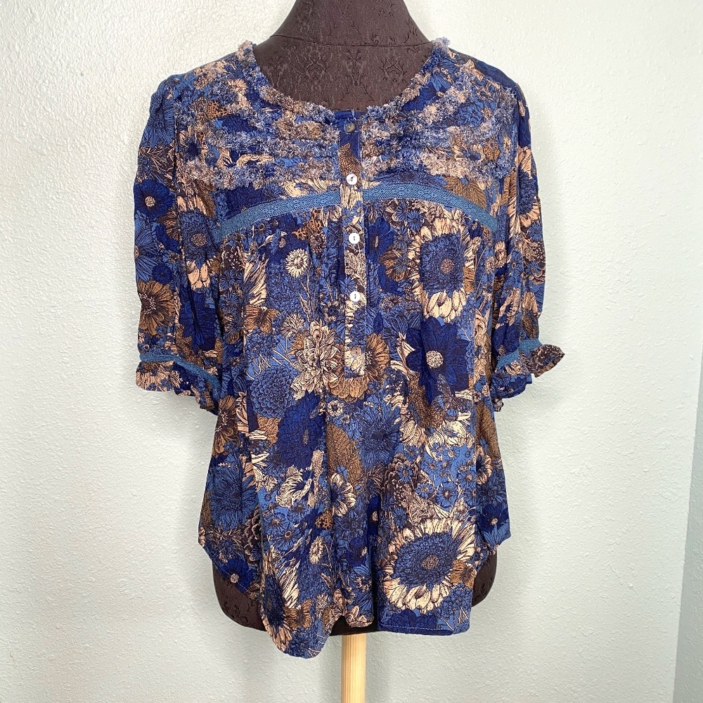 Intro. Floral Petite Blouse